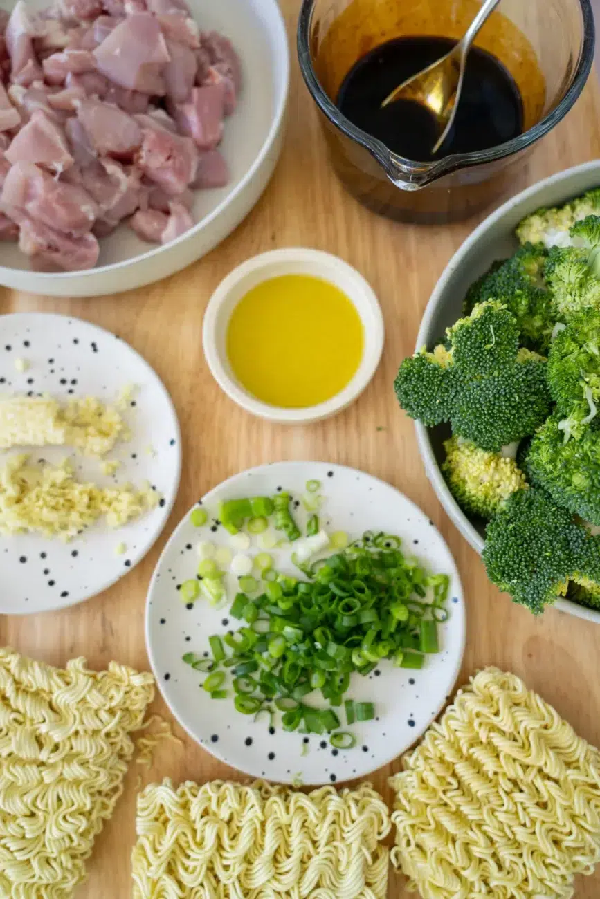 One pan chicken and broccoli ramen noodles ingredients